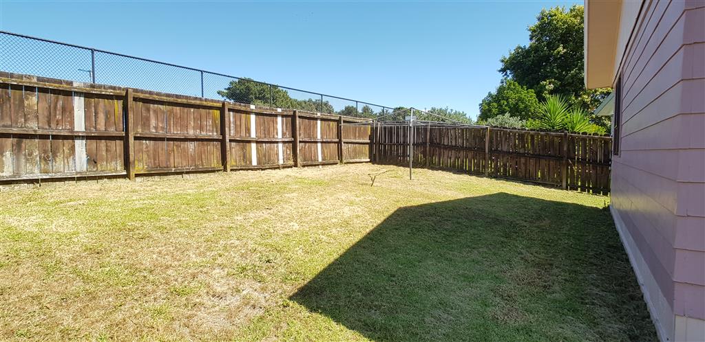 CLENDON PARK - 3 Bedroom Home photo