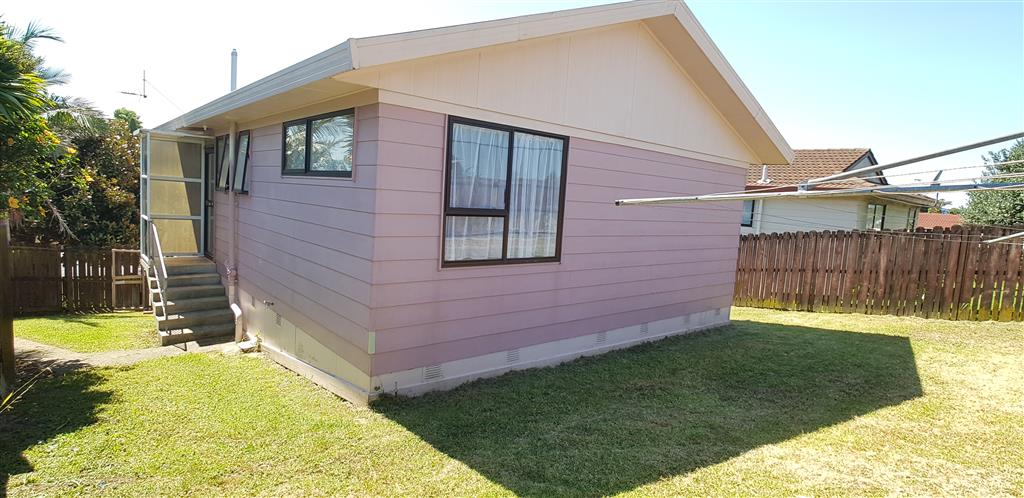CLENDON PARK - 3 Bedroom Home photo