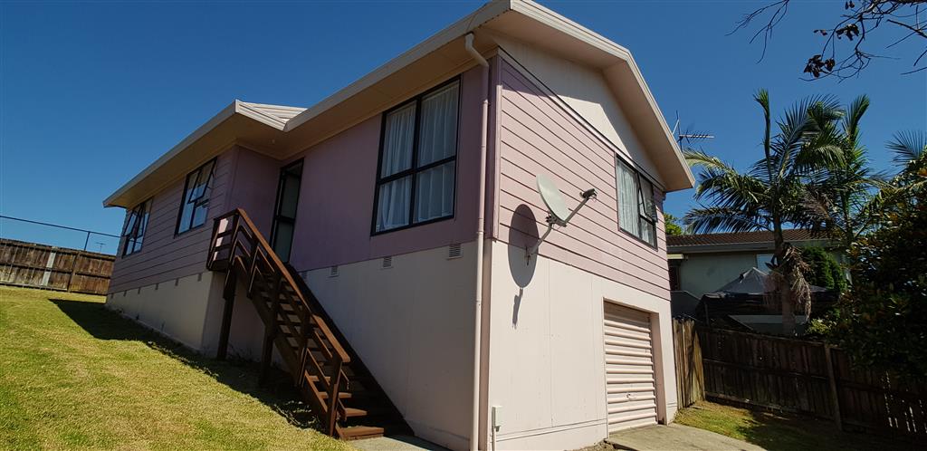 CLENDON PARK - 3 Bedroom Home photo