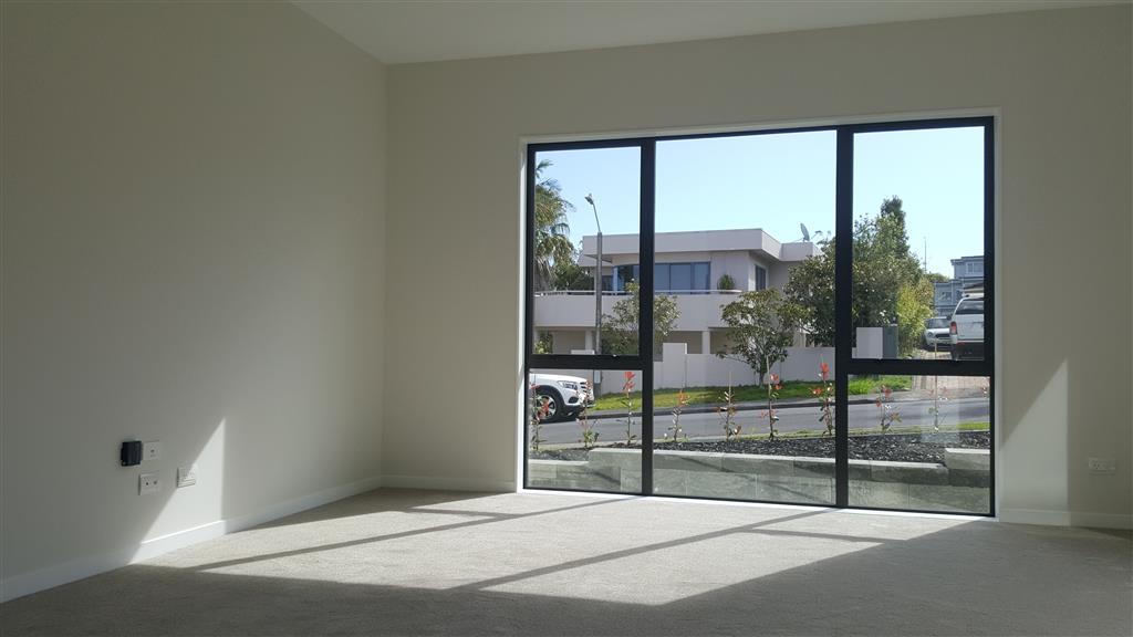 5 bed+4.5 bath NEWLY BUILT sunny family home  photo