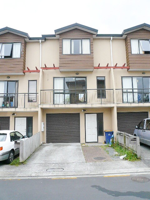 New Lynn - 3 Bedroom Townhouse  photo