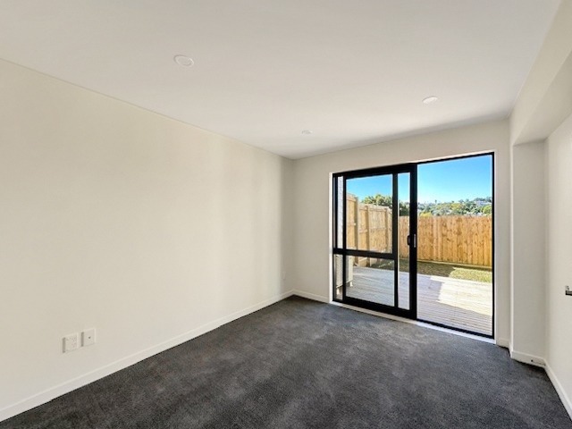 Brand New 4-Bedroom House with 3.5 Bathrooms in Totara Vale photo