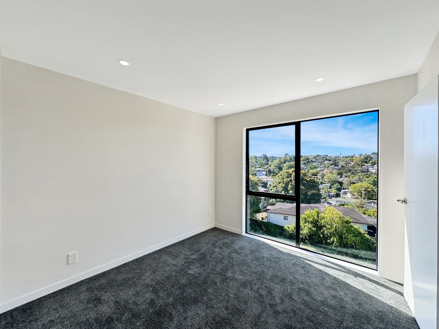 Brand New 4-Bedroom House with 3.5 Bathrooms in Totara Vale photo