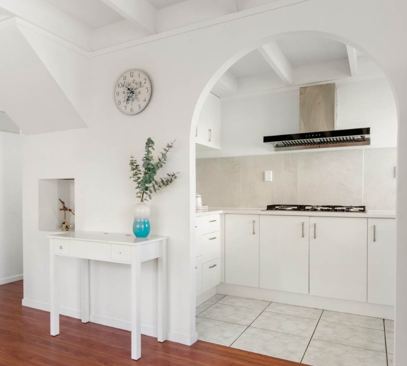 Sunny and Bright three bedroom Block house bay! photo