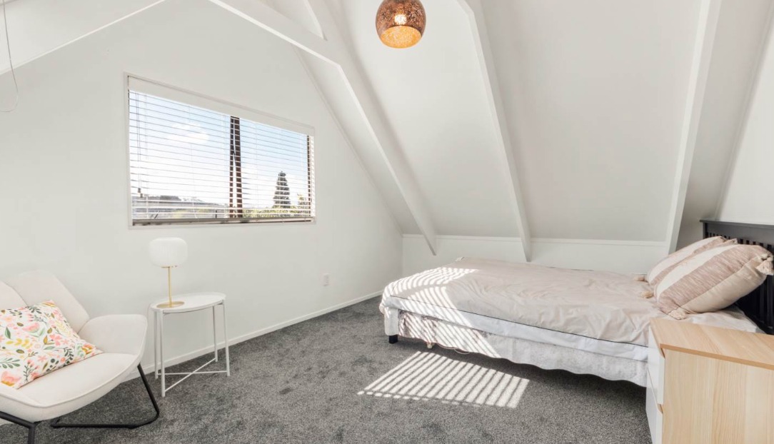 Sunny and Bright three bedroom Block house bay! photo