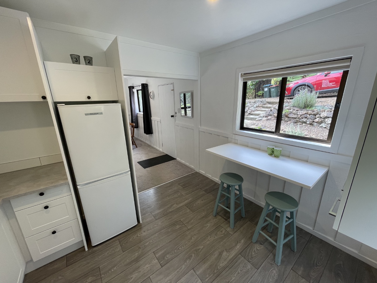 Onetangi 2 bedroom with brand new kitchen and bathroom photo