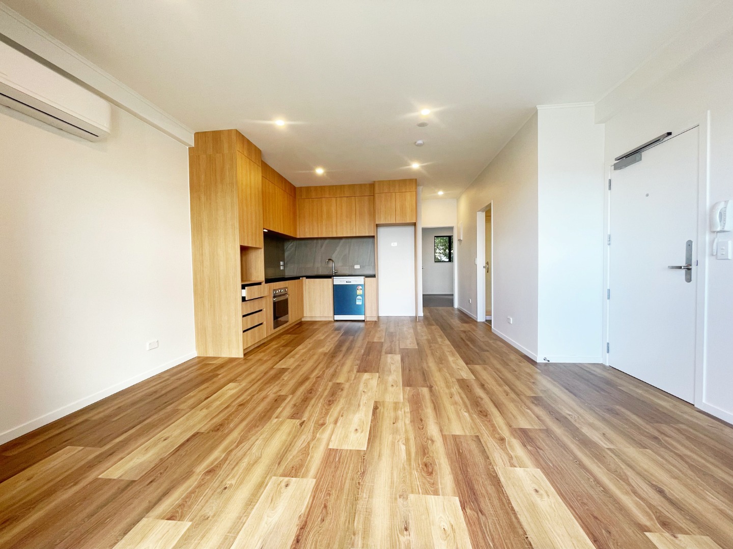 Sunny newly built two bedroom apartment photo