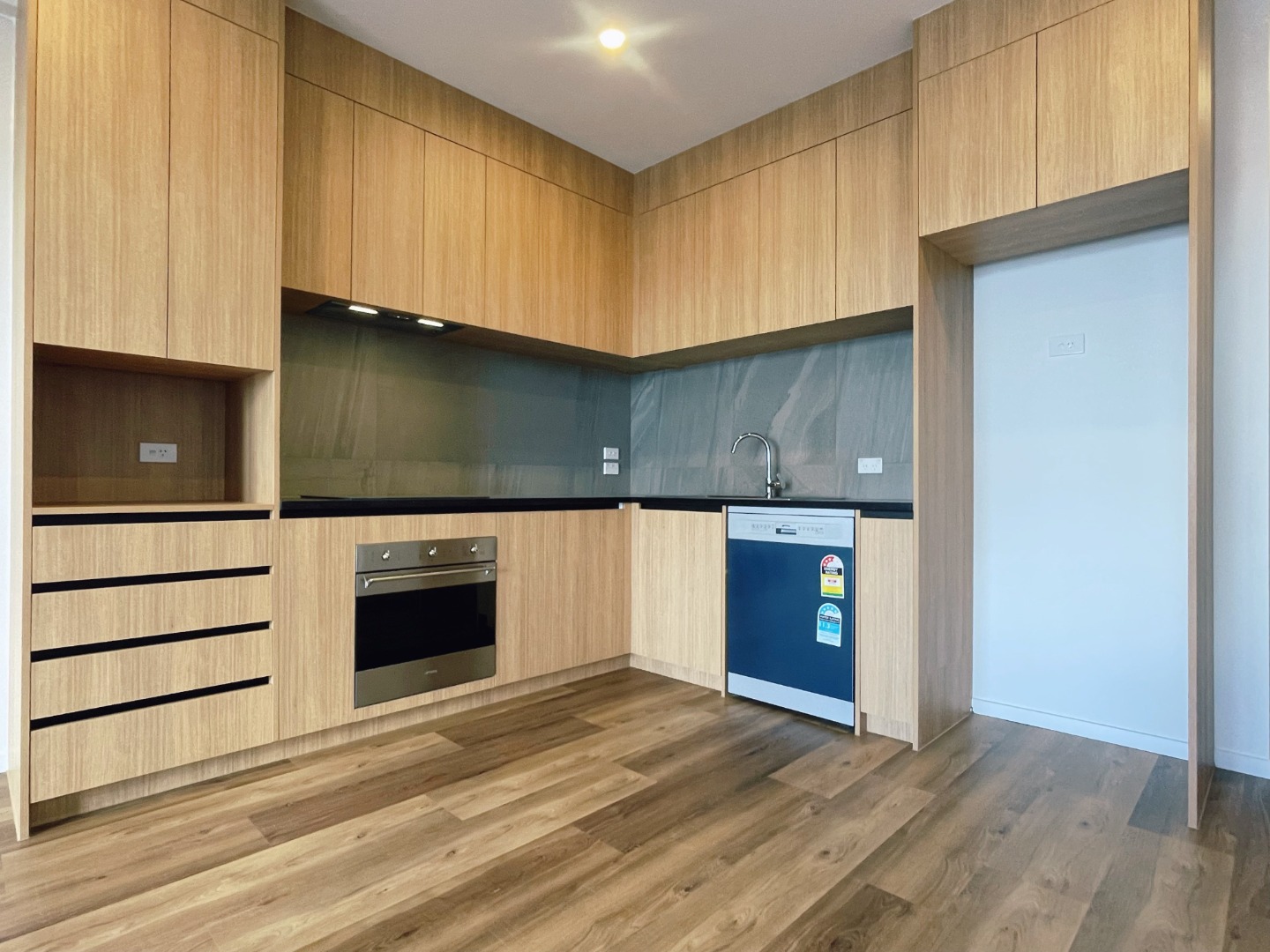 Sunny newly built two bedroom apartment photo