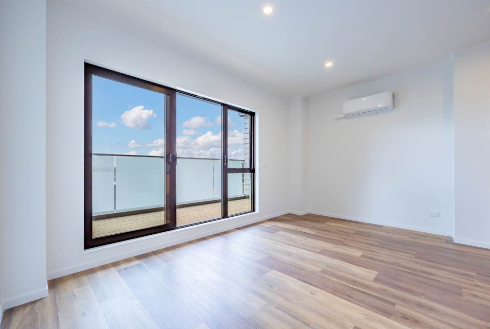 Sunny newly built two bedroom apartment photo