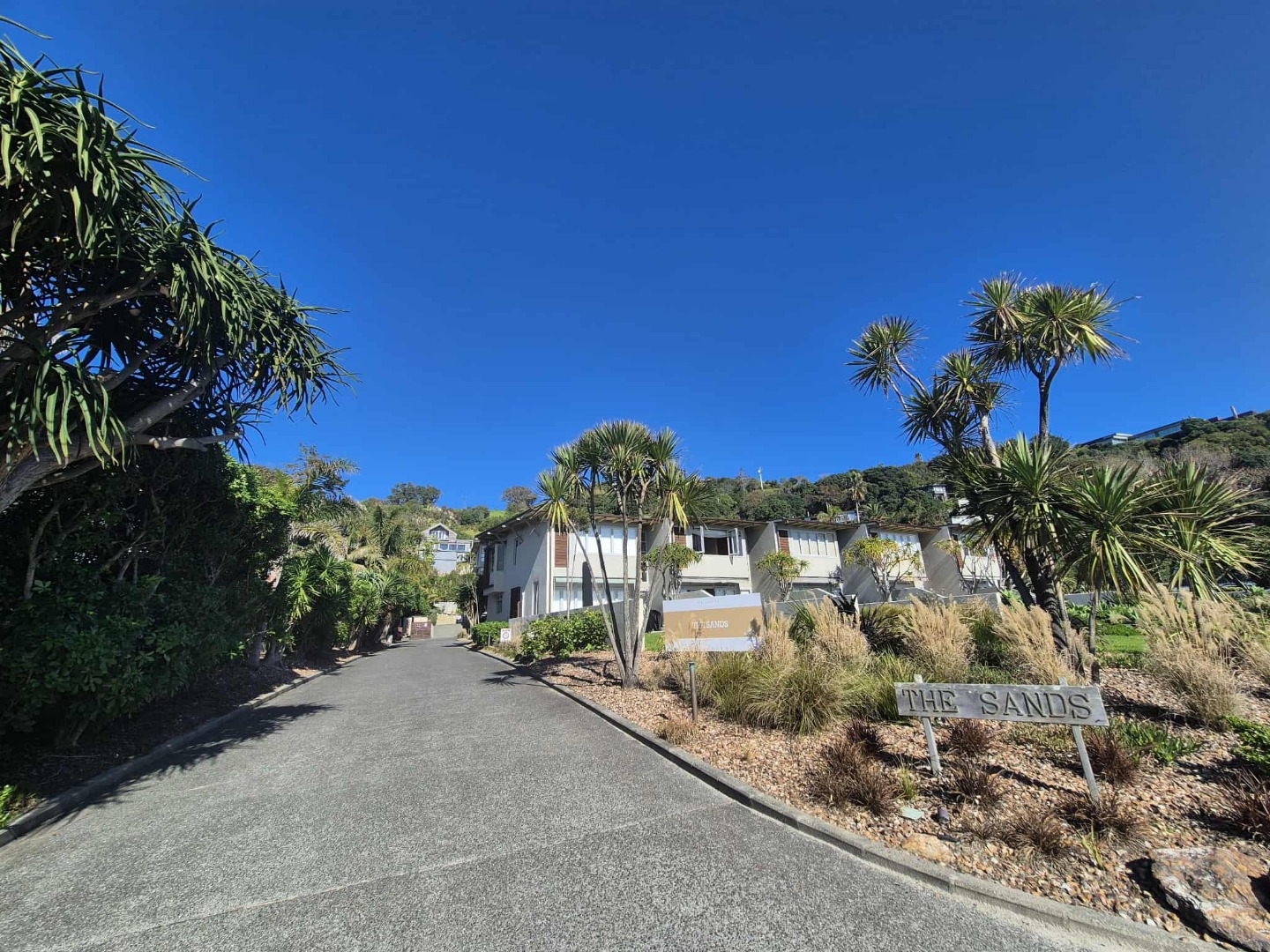 Elevated 2 Bedroom Apartment on the Beach $620 per week  photo