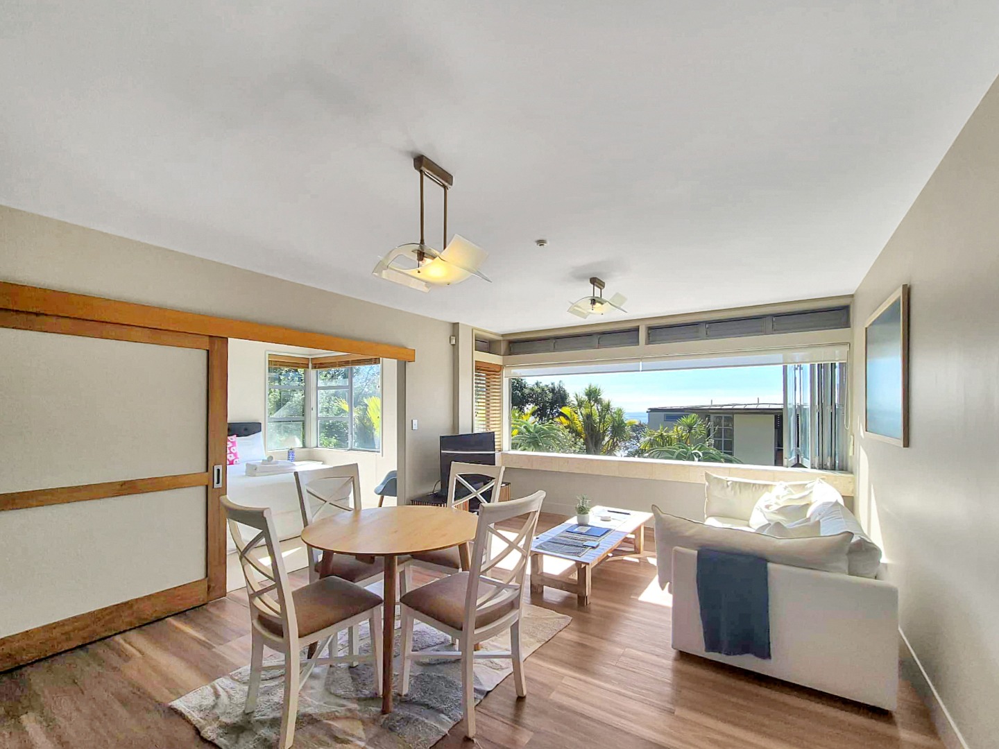 Elevated 2 Bedroom Apartment on the Beach $620 per week  photo